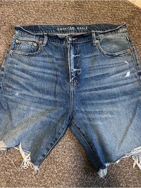 NWOT American Eagle Distressed Dark Blue Denim Cutoff Skater Shorts 6